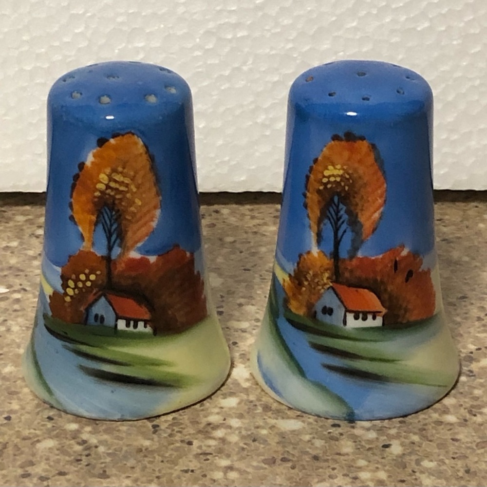 Autumn Barn Scenery Vintage Hand Painted Salt/Pepper Shakers Made in Japan